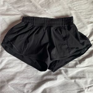 Lululemon Hotty Hot Shorts. Size 2. 2.5”. Good condition.